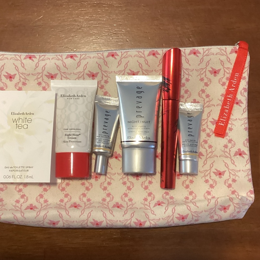 Elizabeth Arden Travel Beauty w/Pink Floral Pouch and (6) samples/travel size